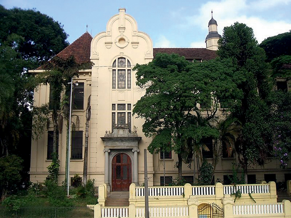 Escola Estadual Caetano de Campos Escola Estadual Caetano de Campos