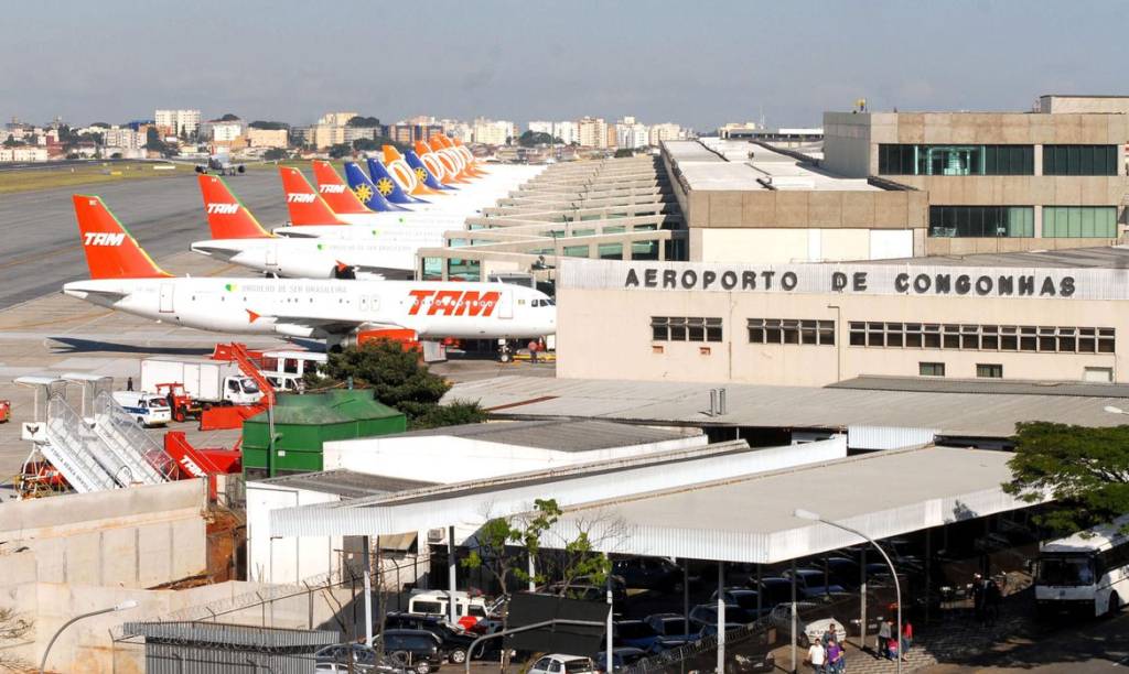 Pilotos e comissários decidem acabar com greve nos aeroportos