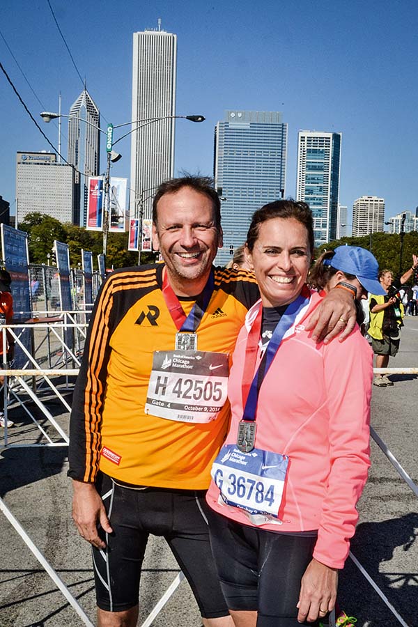 Correndo juntos: Maratona de Chicago, em 2016, e Maratona de Tóquio, em 2018, quando Sara completou a prova Correndo juntos: Maratona de Chicago, em 2016, e Maratona de Tóquio, em 2018, quando Sara completou a prova