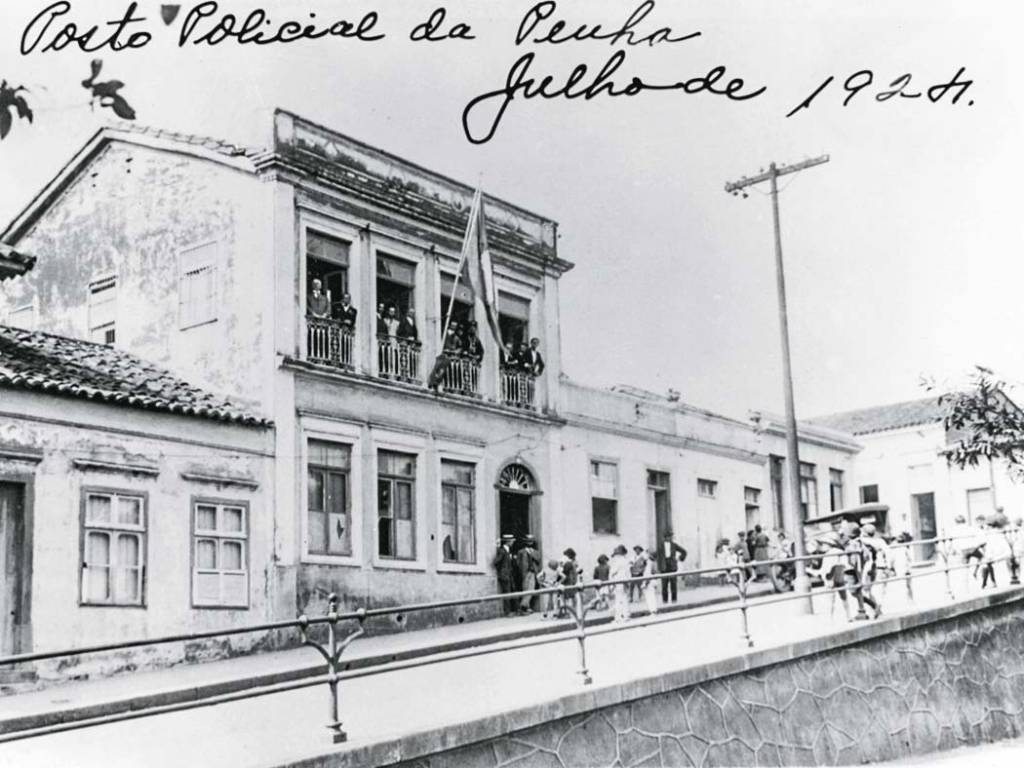 Largo do Rosário foto em preto e branco de posto policial do Largo do Rosário