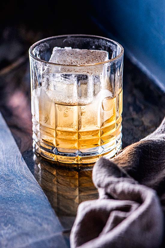 Hob nob punch :bourbon, rum, jerez oloroso e noz-moscada Hob nob punch :bourbon, rum, jerez oloroso e noz-moscada