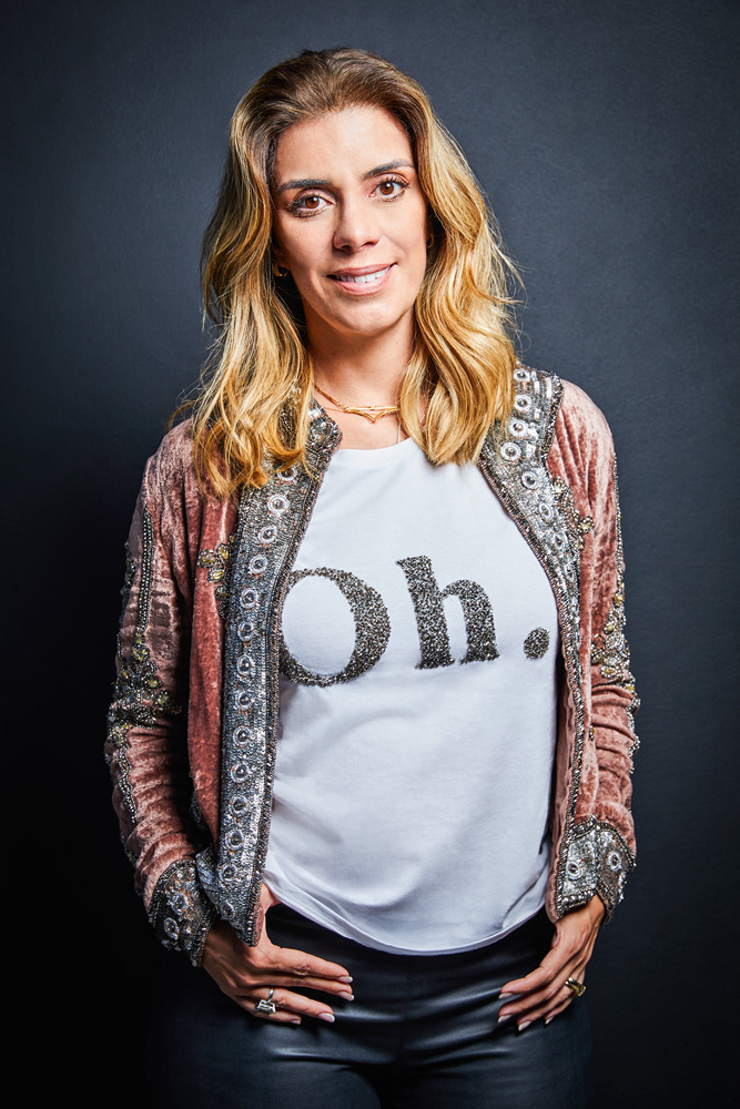 Empreendedora faz sucesso ao unir cantores e mercado publicitário