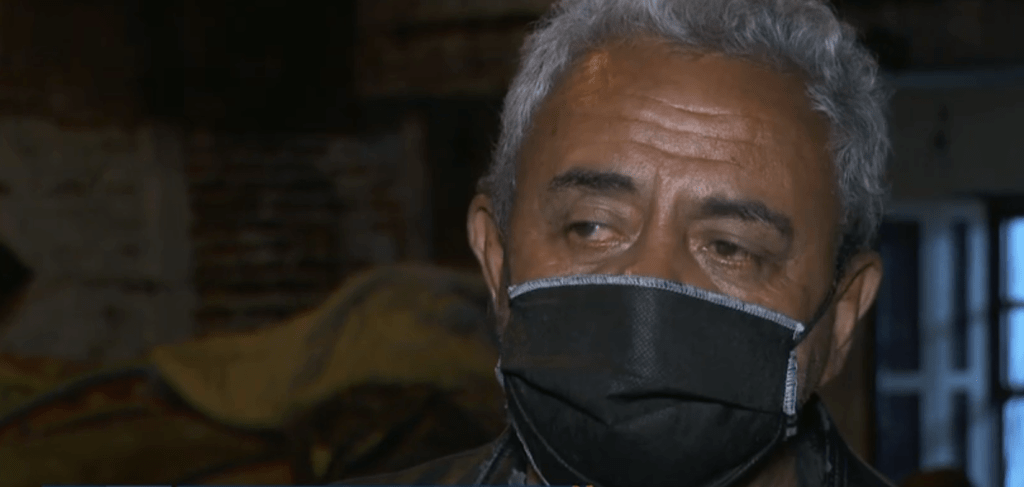 Idoso recebe ajuda de seu cachorro durante enchente: “Ele me puxou”