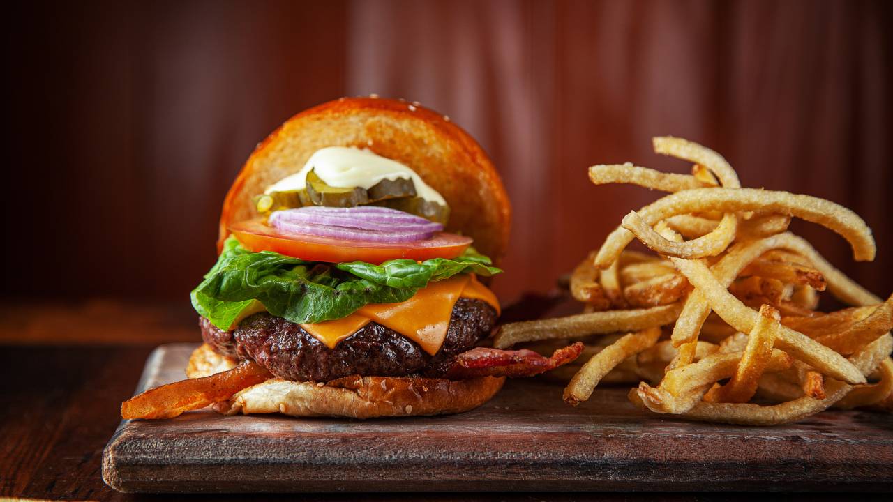 Achados ELO - Holy Burger