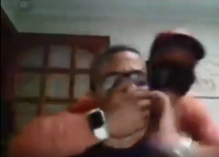 Professor é assaltado durante aula online e alunos chamam a polícia