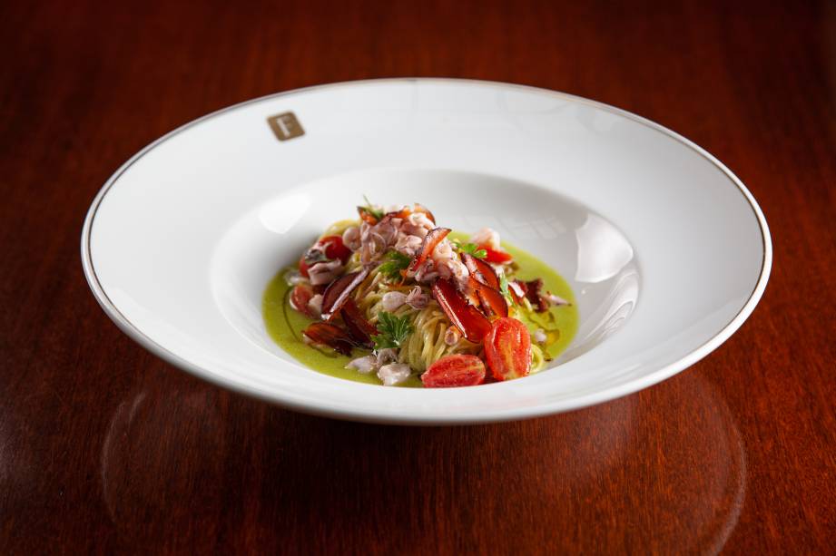 Cabelo de anjo com bottarga e baby lula Cabelo de anjo com bottarga e baby lula