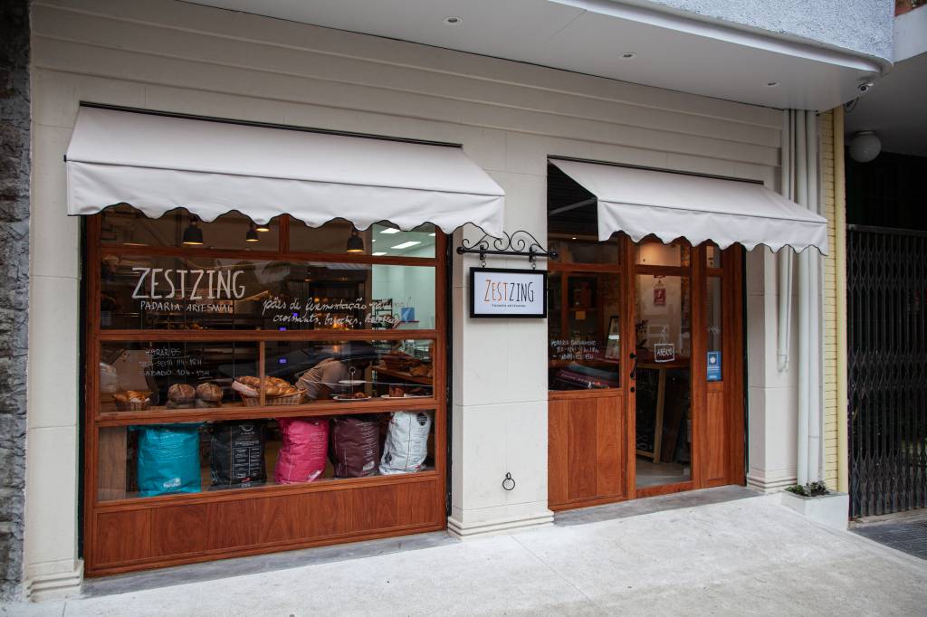 Fachada – Zestzing Padaria Artesanal Fachada da Zestzing, padaria de Claudia Rezende