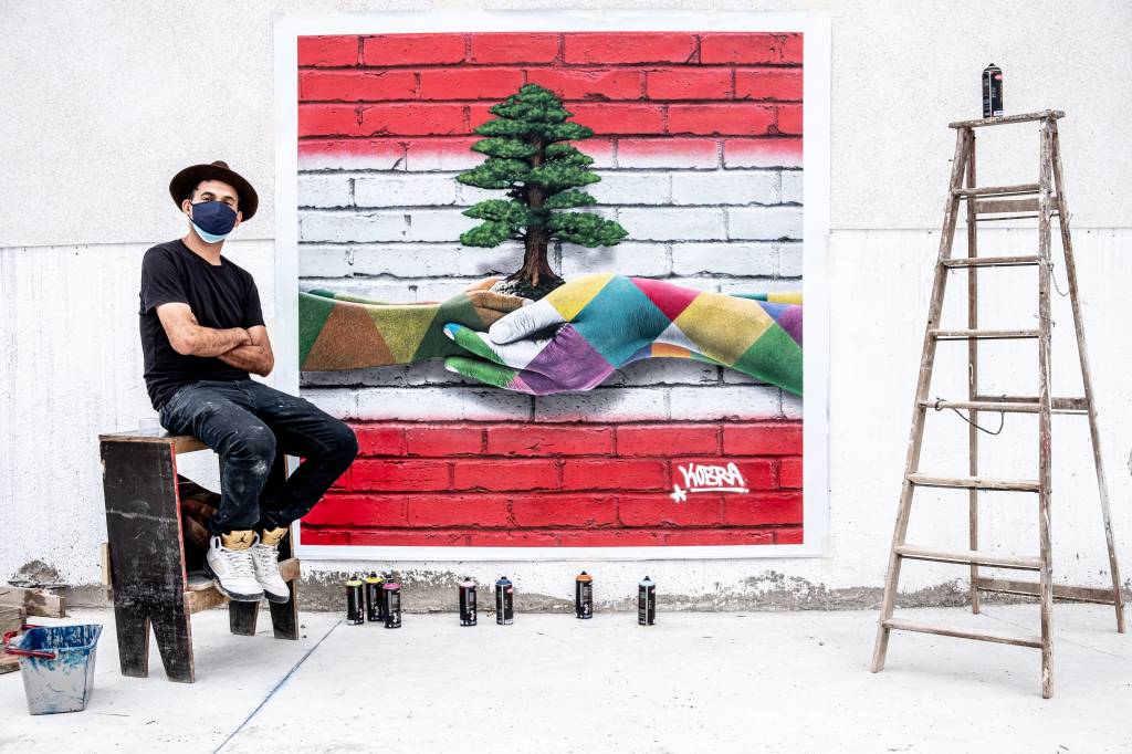 Eduardo Kobra faz painel para ser leiloado para a vítimas de tragédia no Líbano Eduardo Kobra faz painel para ser leiloado às vítimas de tragédia no Líbano.