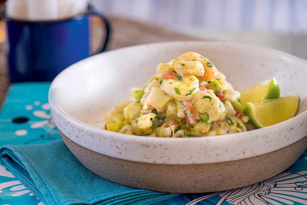 Ceviche de abacate: na companhia de frutos do mar