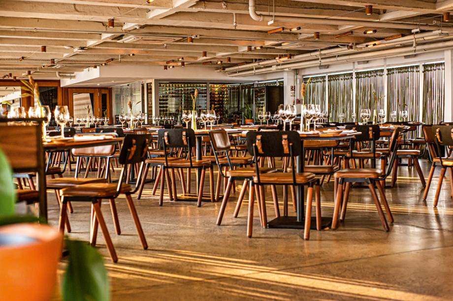 Salão do Vista: com espaço abundante de mesas Salão do Vista: com espaço abundante de mesas