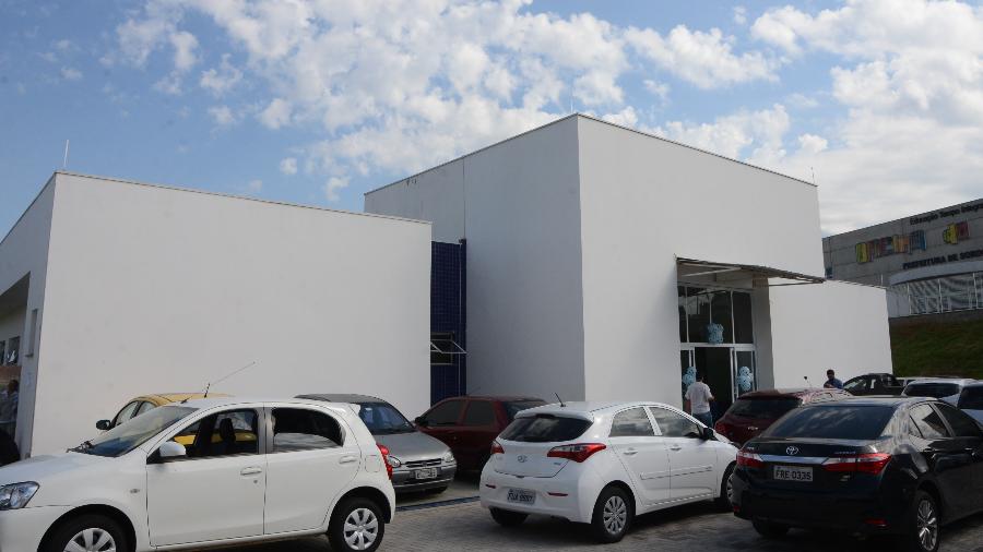UBS (Unidade Básica de Saúde) Jardim Rodrigo e a CEI 117 (ao fundo)