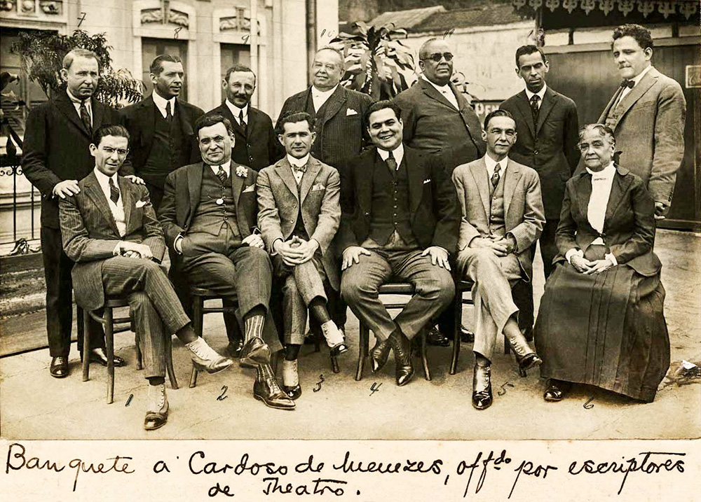 Chiquinha Gonzaga Itaú Cultural Foto de Chiquinha Gonzaga e autores de teatro, em 1921
