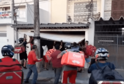 Motoboys destroem casa de suposto cliente golpista em Bauru