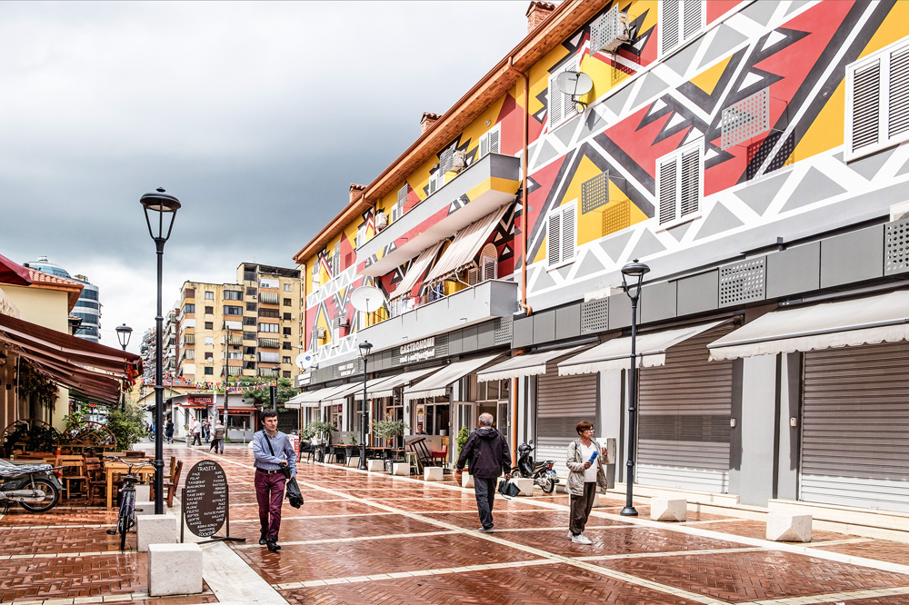 Foto de um prédio em Tirana, Albânia