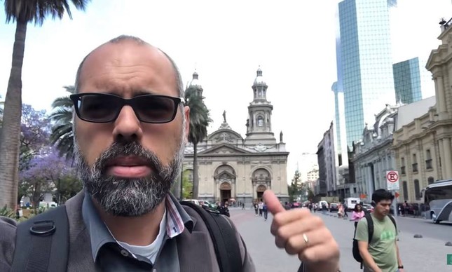 Justiça de SP manda YouTube restabelecer canais de Allan “Terça Livre”