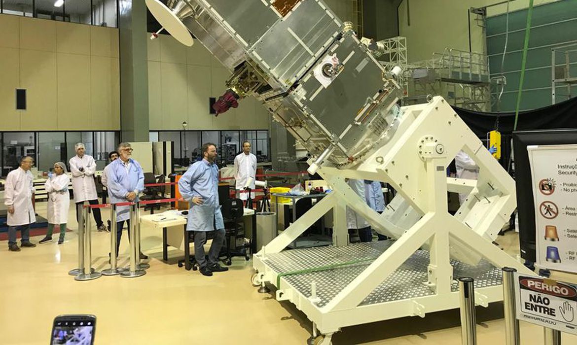Satelite Amazonia 1