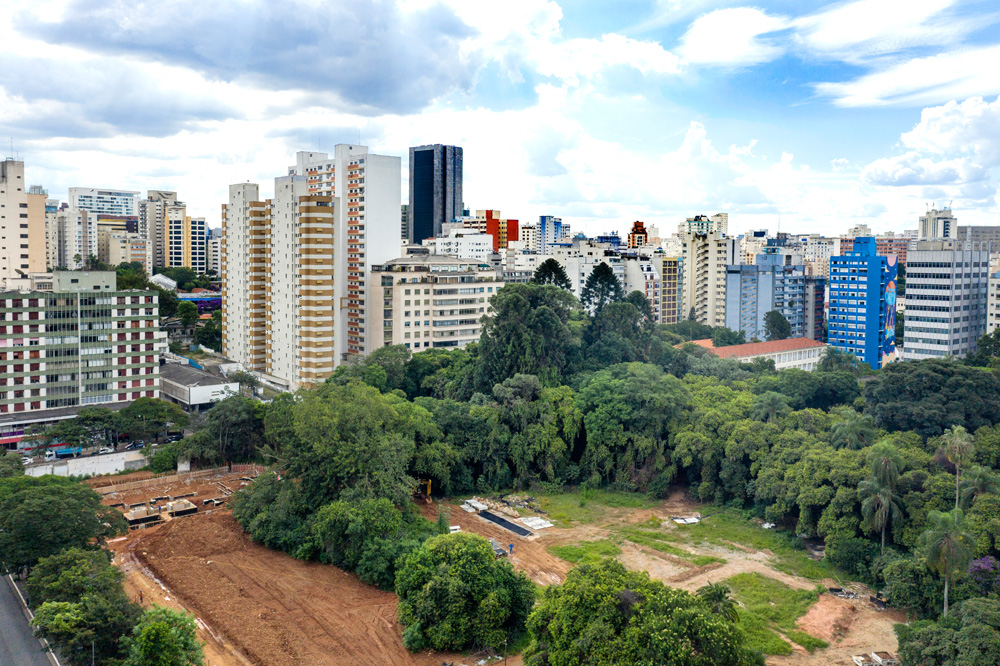 Visão do alto da reforma no Parque Augusta