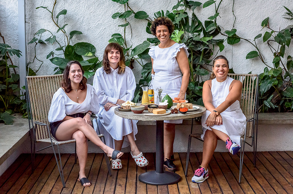 A Mesa Delas: Amanda, Cafira, Ieda e Manuelle (esq. para dir.)