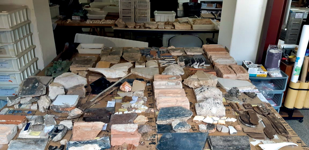 Arqueologia.jpg Rochas e outros materiais encontrados por Nishida