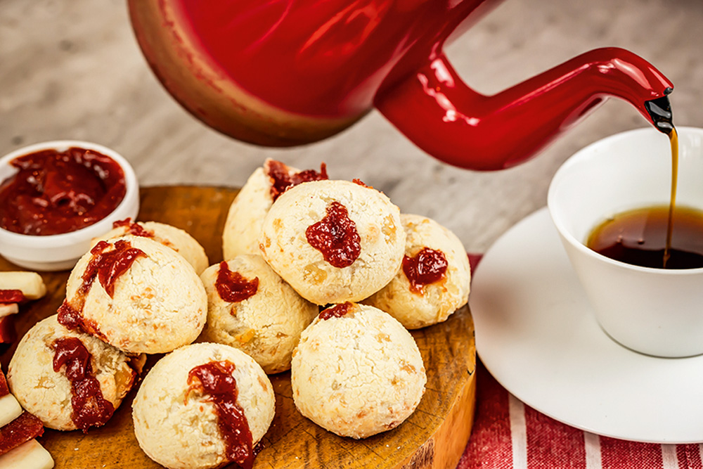 Formaggio Mineiro pão de queijo goiabada