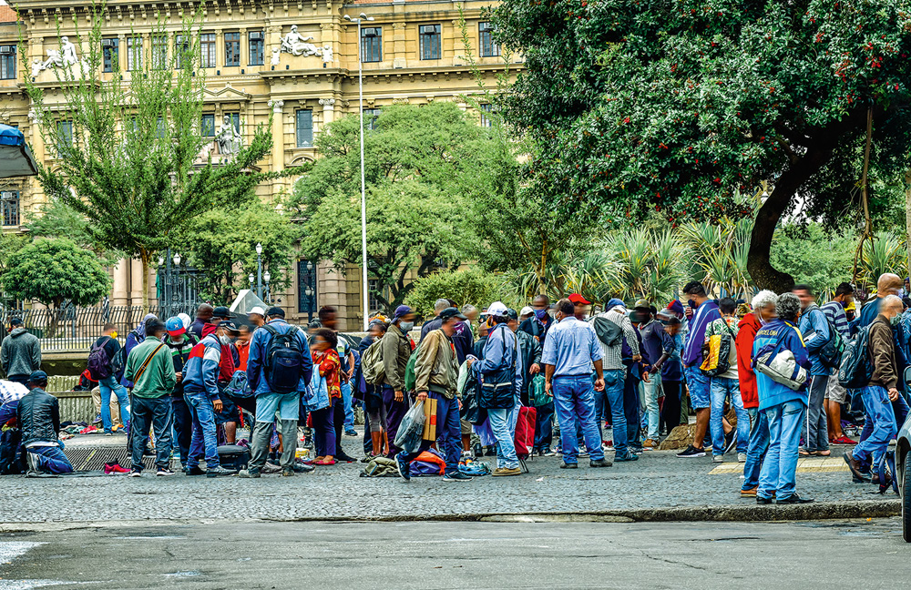 Praça da Sé com aglomeração