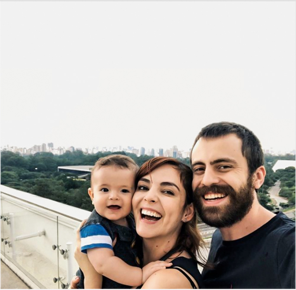 titi-muller-tomas-bertoni.png titi e tomás com o filho