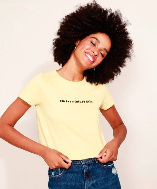 c_a.png Blusa “ela faz o futuro dela”. C&A.