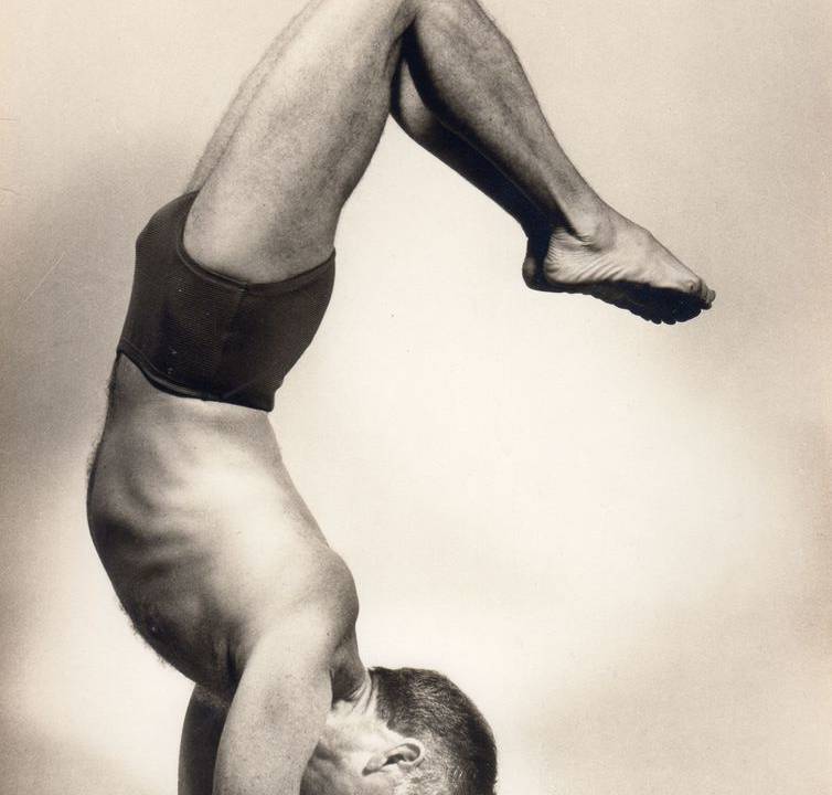 Professor Hermógenes entendia que a prática envolvia o equilíbrio de corpo, mente e espírito