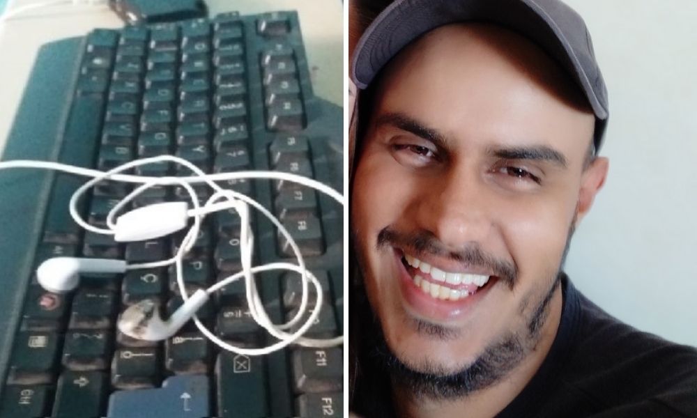 Montagem de duas imagens. À esquerda, fones de ouvido em cima de um teclado, com um deles totalmente queimado. À direita, foto de Danilo Xavier, sorrindo para a câmera.