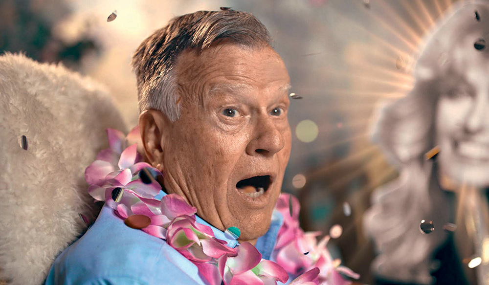 mortes-dick-johnson.jpg Dick Johnson olha com cara de surpresa