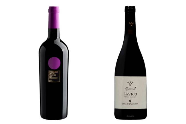 tintos italianos Duas garrafas de vinho em fundo branco, à esquerda o Feudi di San Gregorio Dal Re Aglianico Irpinia DOC (garrafa preta com círculo lilás acima do rótulo e lacre da mesma cor) e à direita o Làvico Duca di Salaparuta (garrafa toda preta com rótulo simples branco)