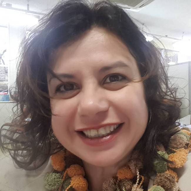 Selfie sorrindo da falecida Helena Manosso.