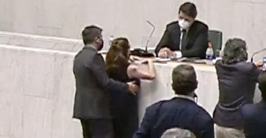 Fernando Cury Fernando Cury aperta o seio da deputada Isa Penna