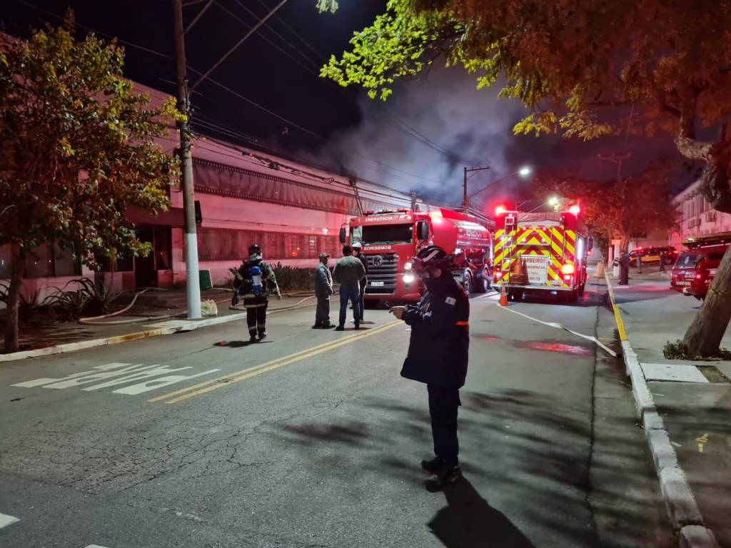 Fogo em galpão da Cinemateca começou durante manutenção de ar condicionado, diz Bombeiros