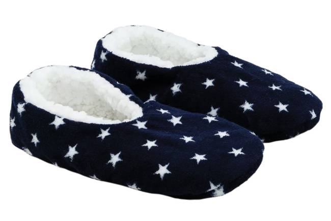meia6 Um par de meias com pelos brancos dentro. Estampa azul com estrelas brancas