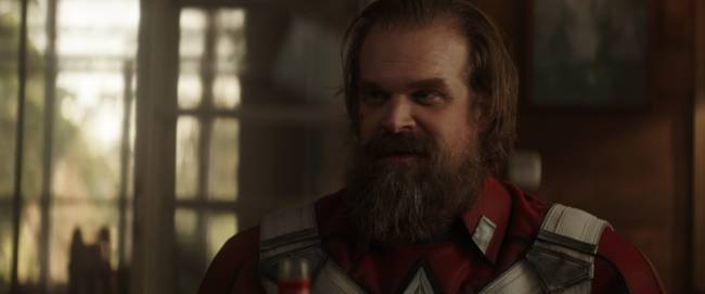 viuvanegra O ator David Harbour, com barba, em cena do filme Viúva Negra