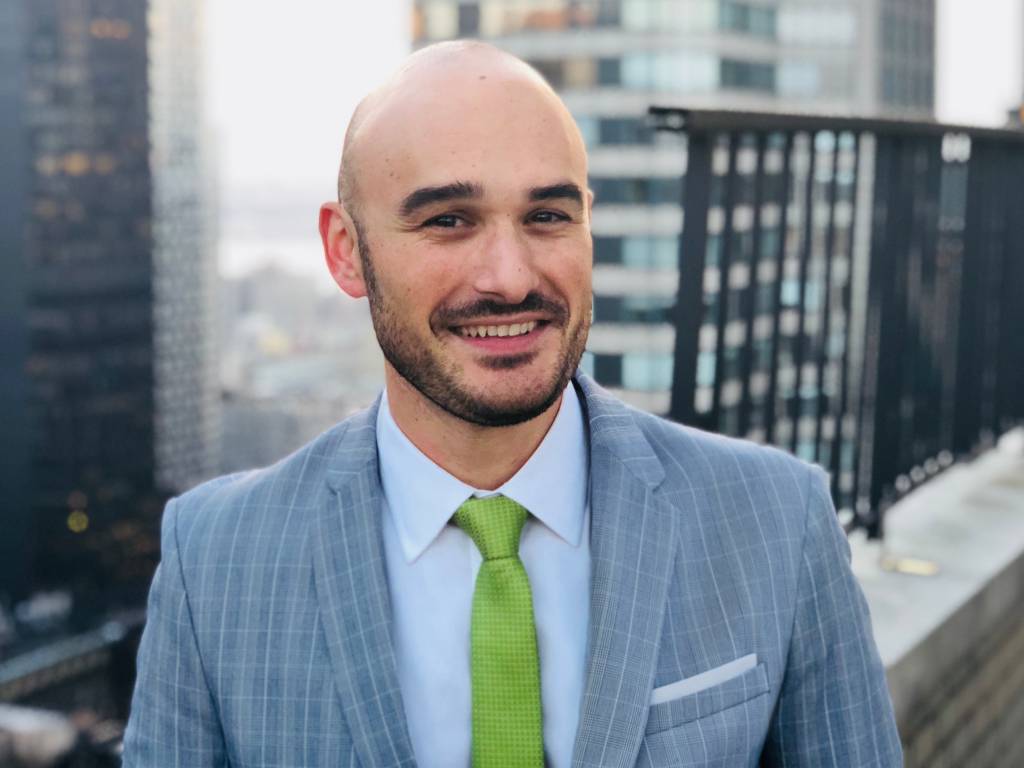 Empresário que começou como garçom comanda clube de chefões do imobiliário