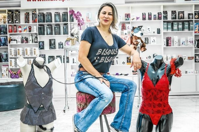 Veteranas das sex shops paulistanas revelam as novidades e saias justas no mercado do prazer