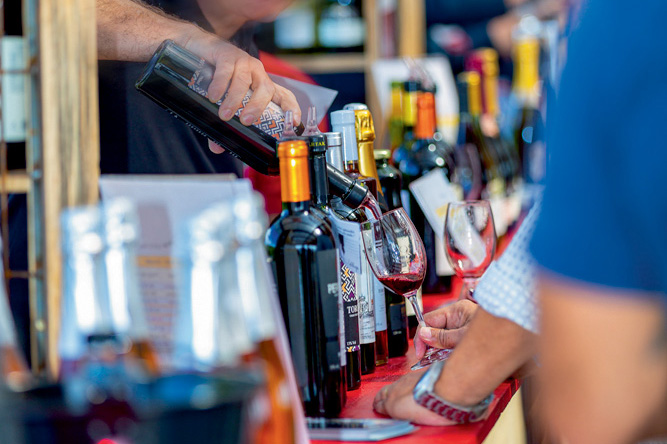 Uma feira de vinhos ao ar livre no Parque Burle Marx