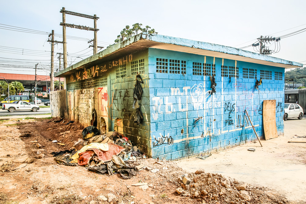 Escandalosa destruição de estações elevatórias de esgoto provoca despejos na Guarapiranga