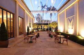 Outlet na Casa Panamericana vende roupas e acessórios com até 90% de desconto