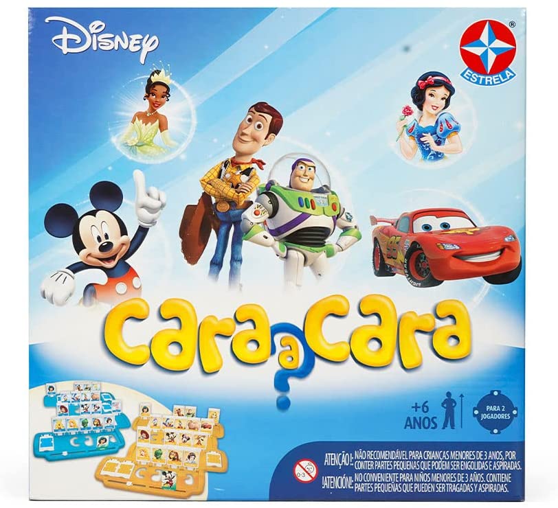 Uma caixa azul escrito 