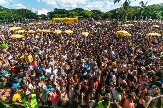 Chefe do comitê científico de Doria diz ser “impensável” Carnaval de rua