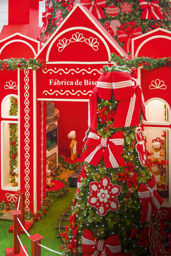 Shopping oferece decoração e oficina de biscoitos natalinos para criançada