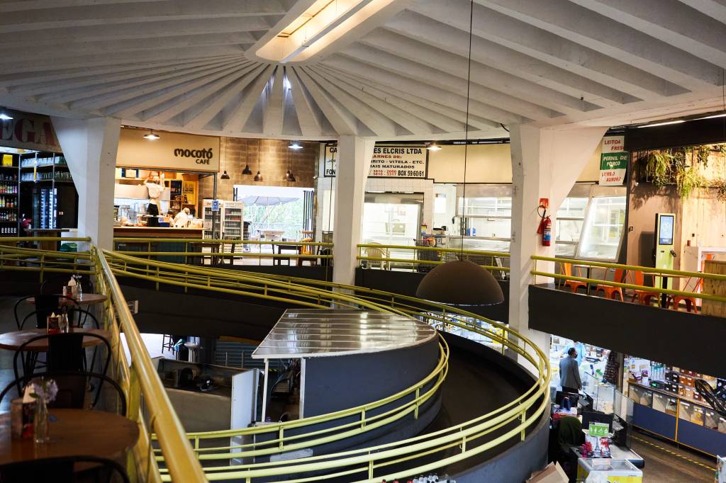 Mercado Municipal de Pinheiros reúne feira de artesanato e moda ecológica