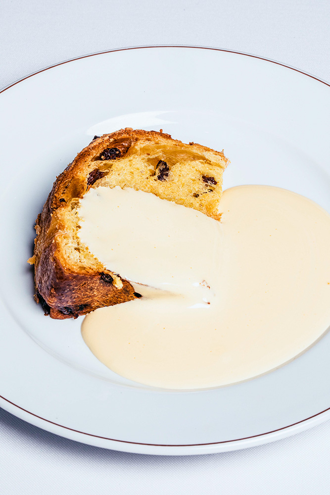 Parigi Pedaço de panetone com creme por cima