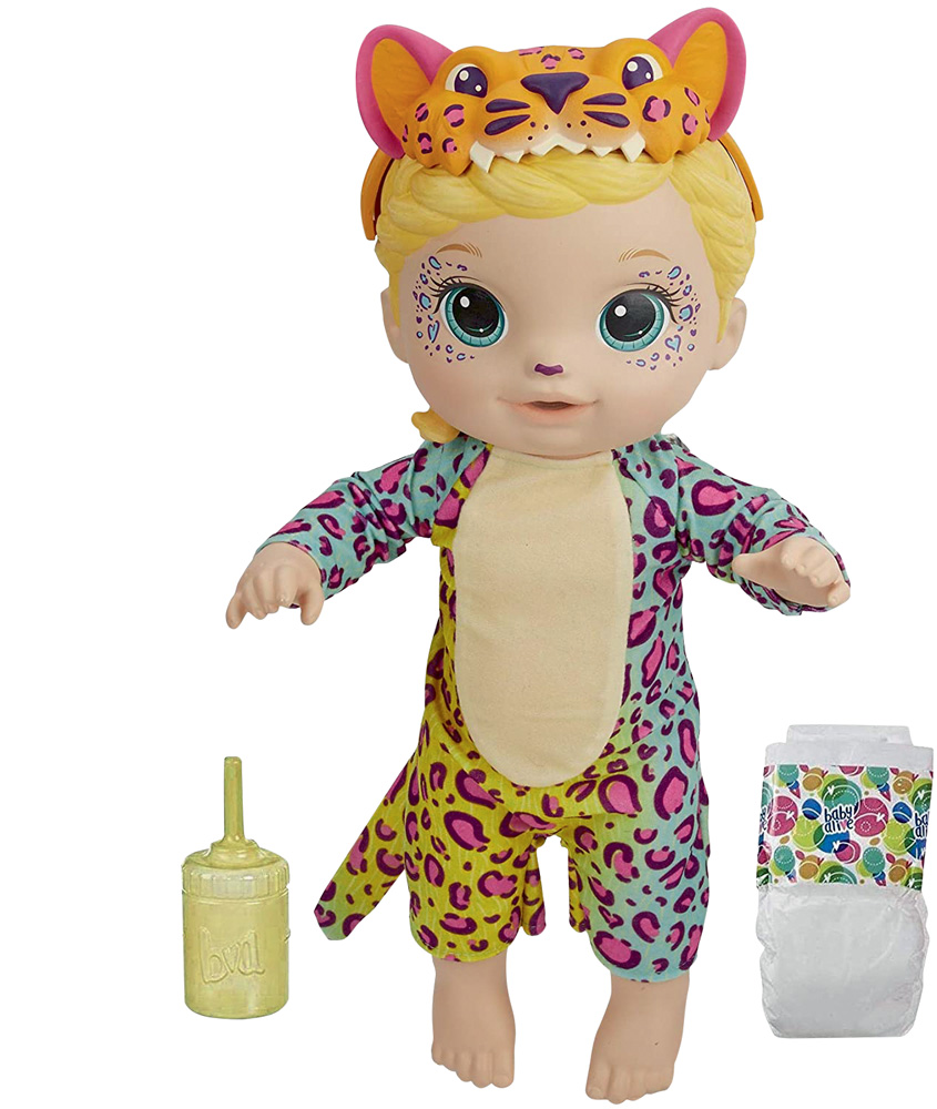 boneca baby alive.jpg_1 Uma boneca bebê está vestindo por todo o corpo uma roupa de oncinha colorida