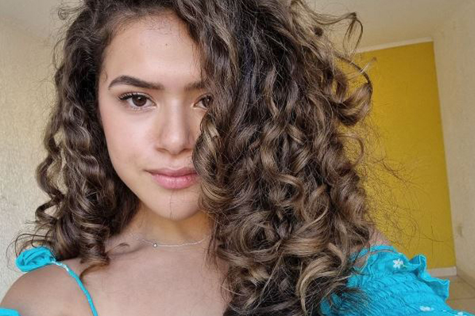 Selfie da apresentadora Maisa Silva.