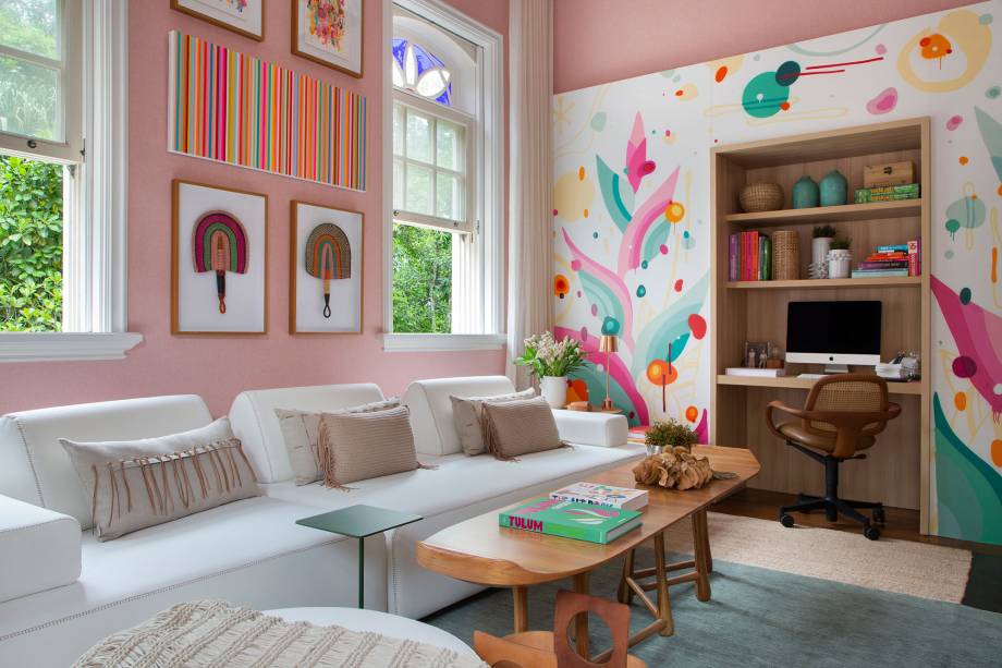 Tatiana Lopes e Tatiana Pessoa Mendes – Sala Íntima do Hóspede. CASACOR Rio de Janeiro 2021. Tatiana Lopes e Tatiana Pessoa Mendes – Sala Íntima do Hóspede. CASACOR Rio de Janeiro 2021.