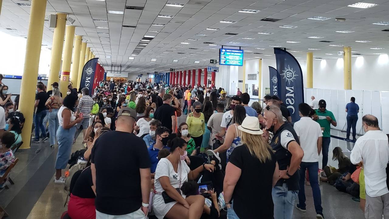 passageiros no Concais, o terminal de passageiros do Porto de Santos